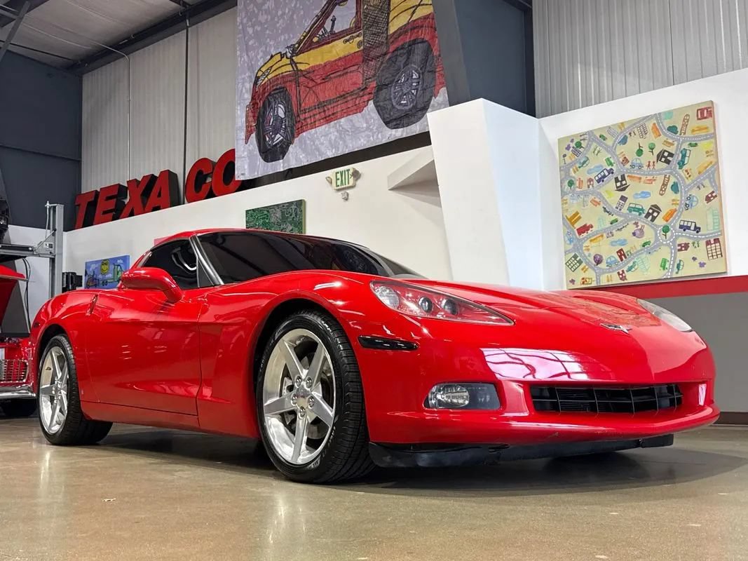 Used 2008 Chevrolet Corvette Coupe w/ Preferred Equipment Group RWD image 37
