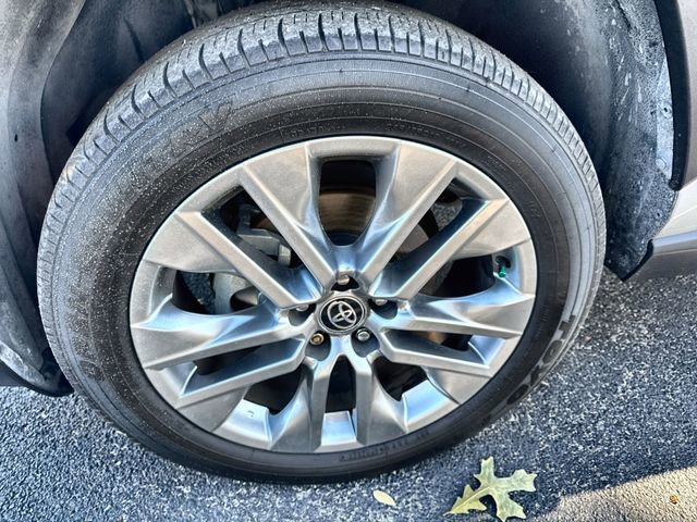 Used 2023 Toyota RAV4 XLE Premium image 19