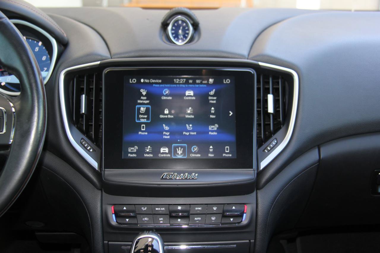 Used 2018 Maserati Ghibli RWD image 15
