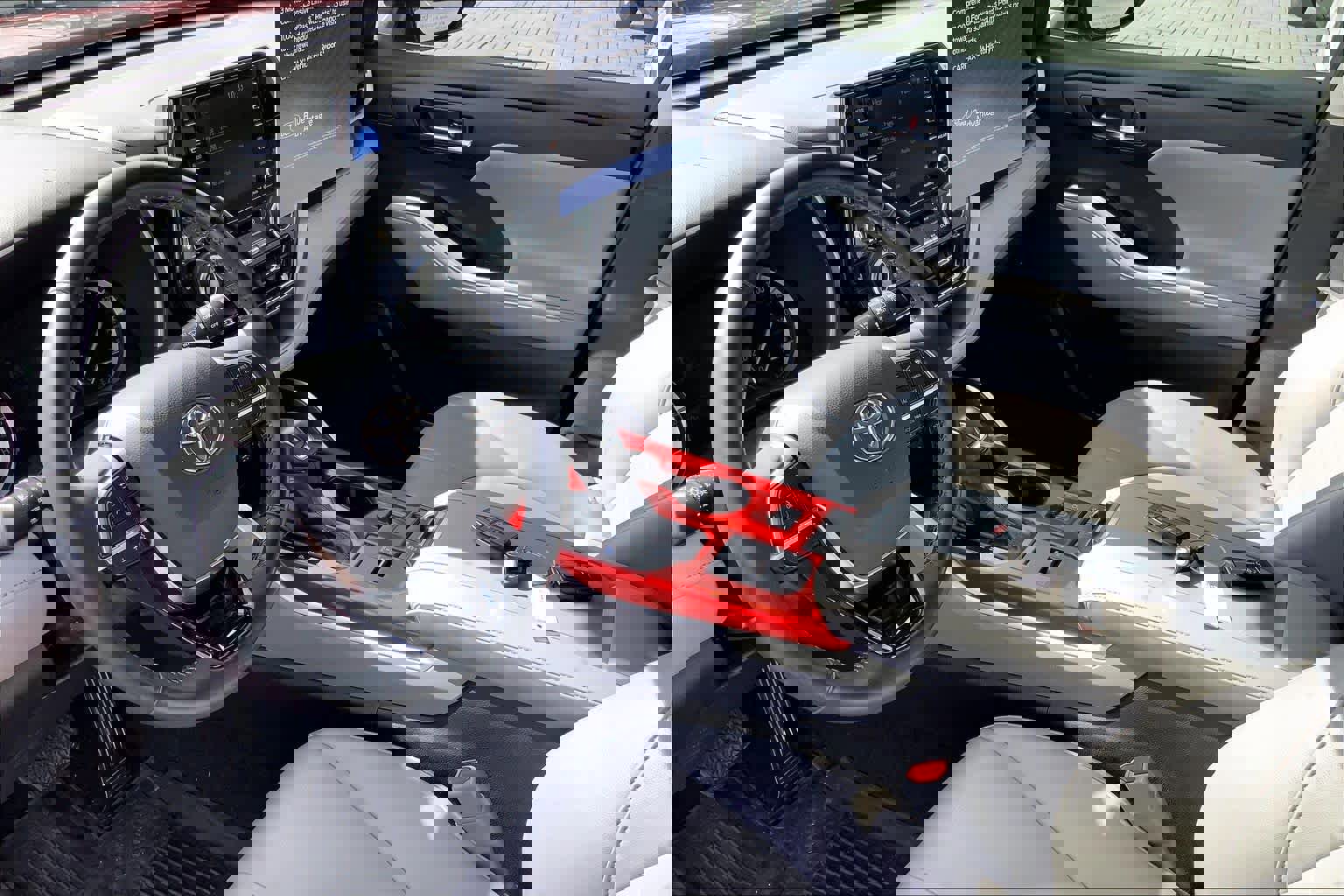 Used 2021 Toyota Highlander XLE FWD image 17