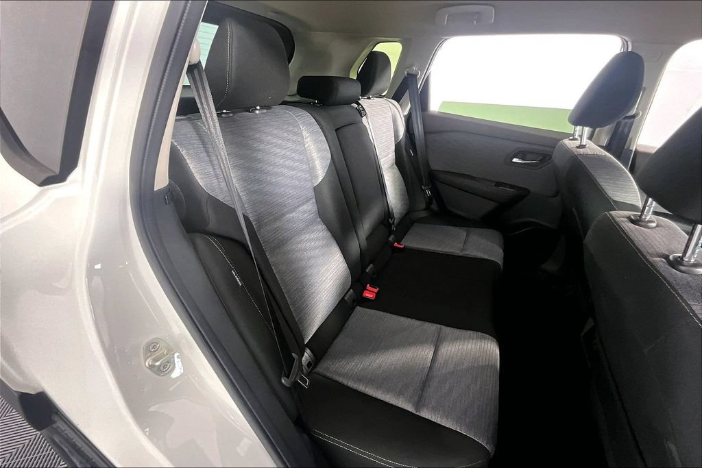 Used 2023 Nissan Rogue SV AWD/4WD image 26