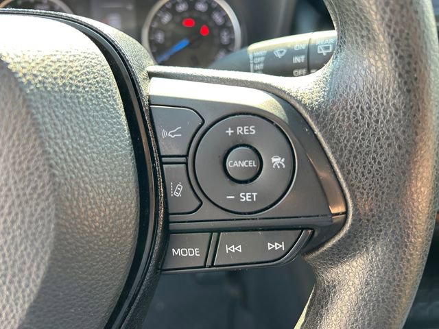 Used 2021 Toyota RAV4 LE image 30