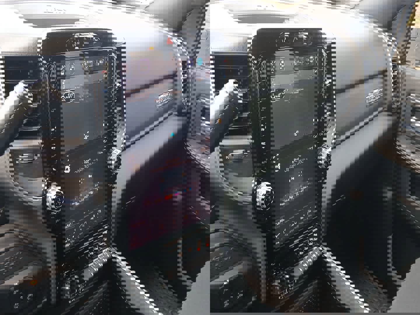 Used 2025 RAM 3500 Big Horn image 30