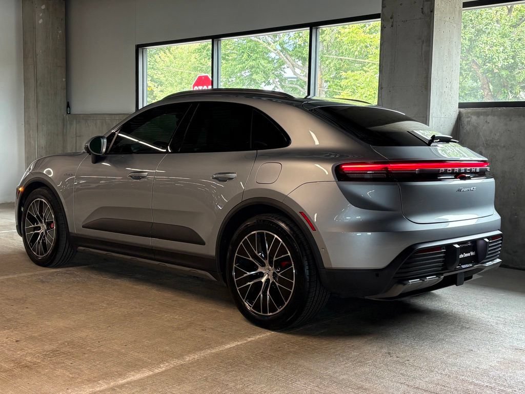 Used 2025 Porsche Macan 4S Electric AWD/4WD image 3