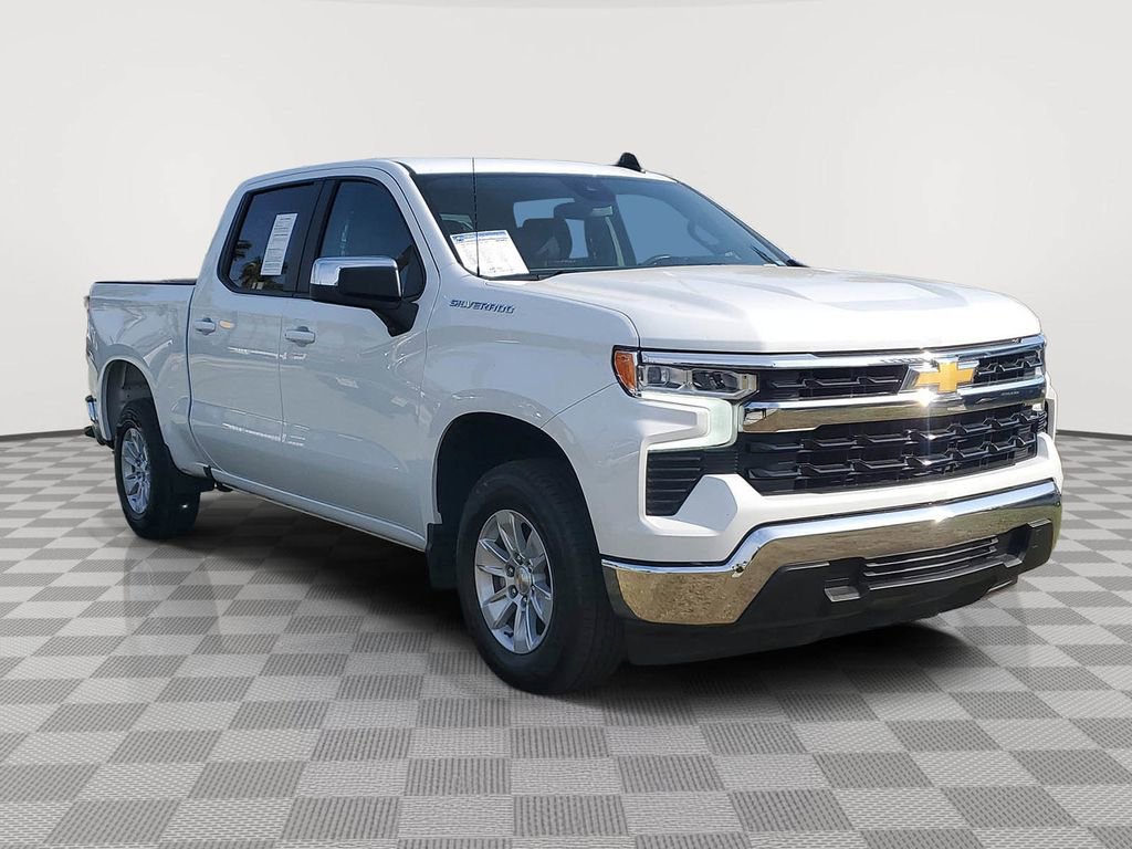 Used 2025 Chevrolet Silverado 1500 LT image 2