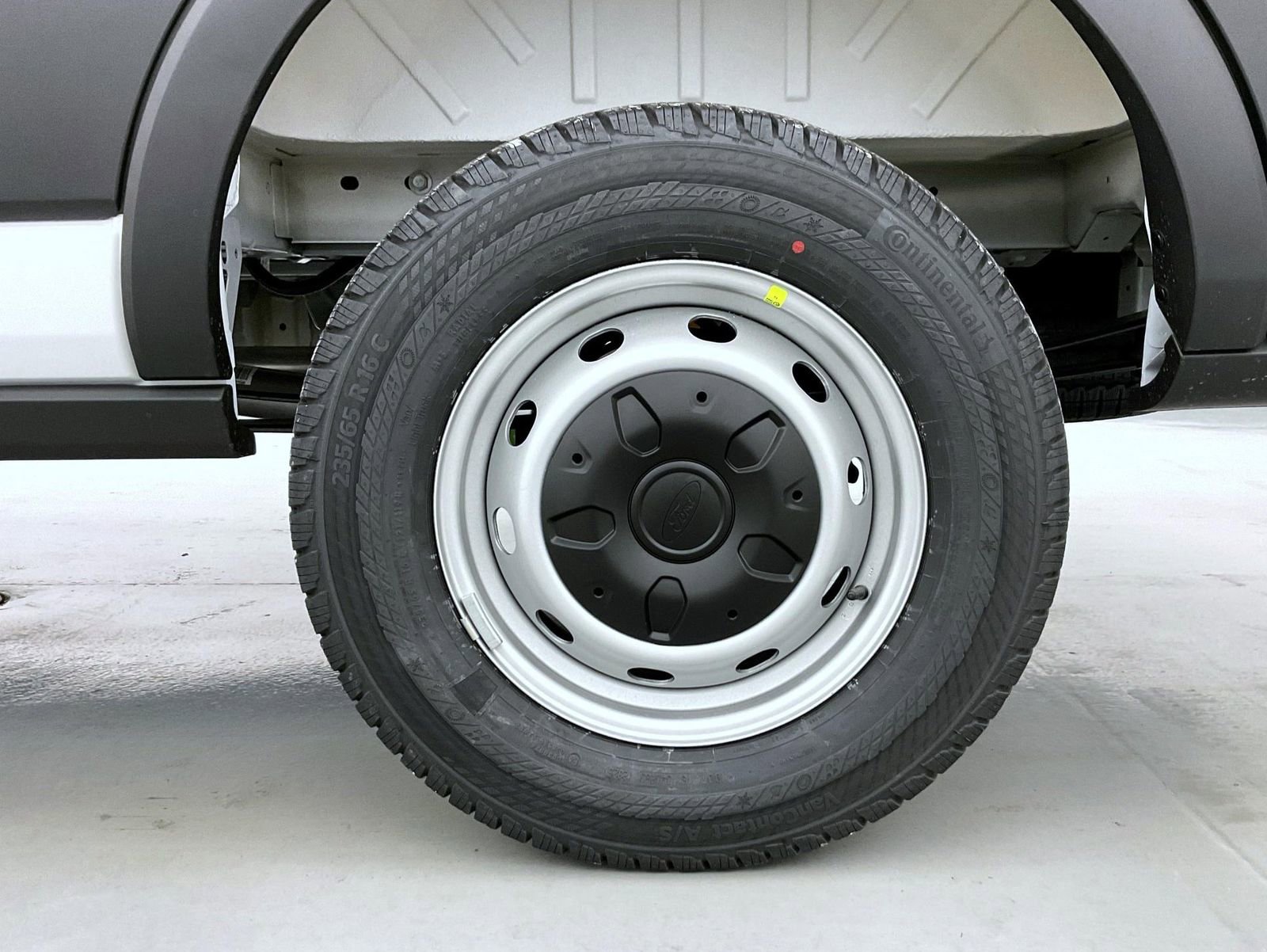 New 2026 Ford Transit 250 Low Roof w/ Load Area Protection Package RWD image 20