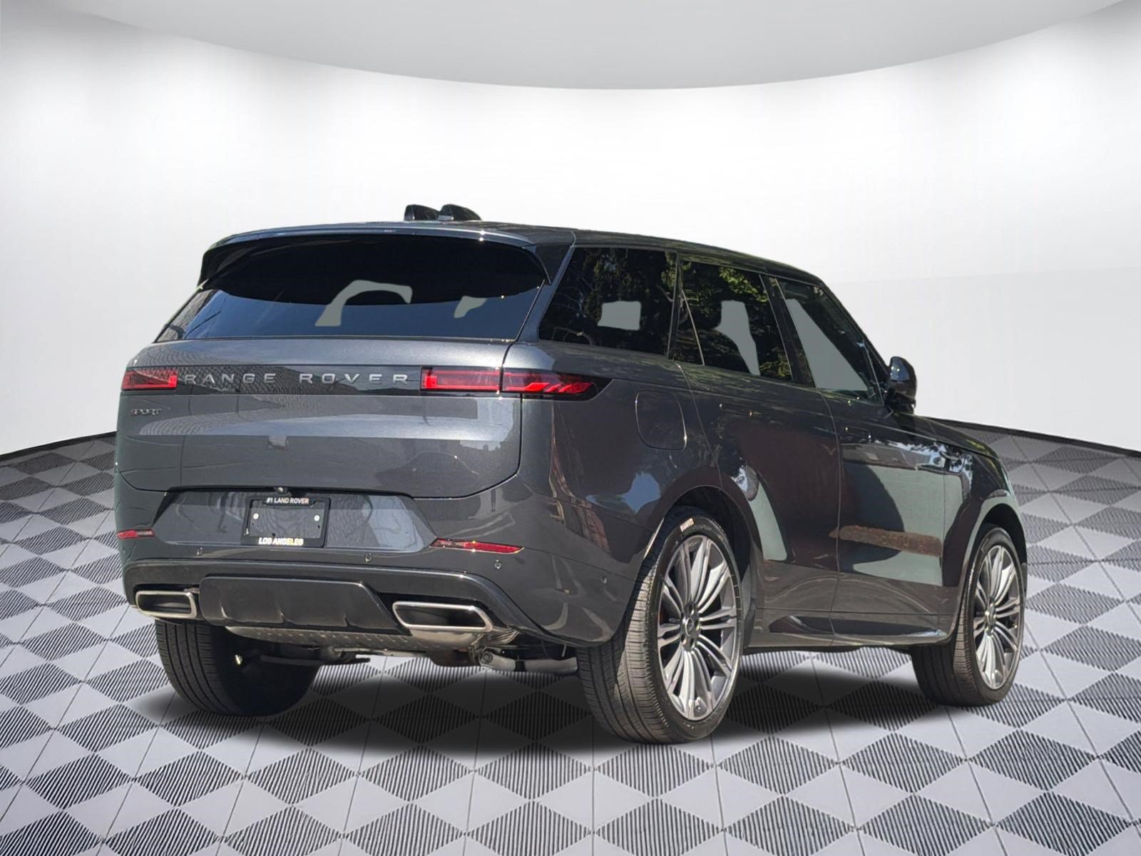Used 2025 Land Rover Range Rover Sport Dynamic SE AWD/4WD image 9