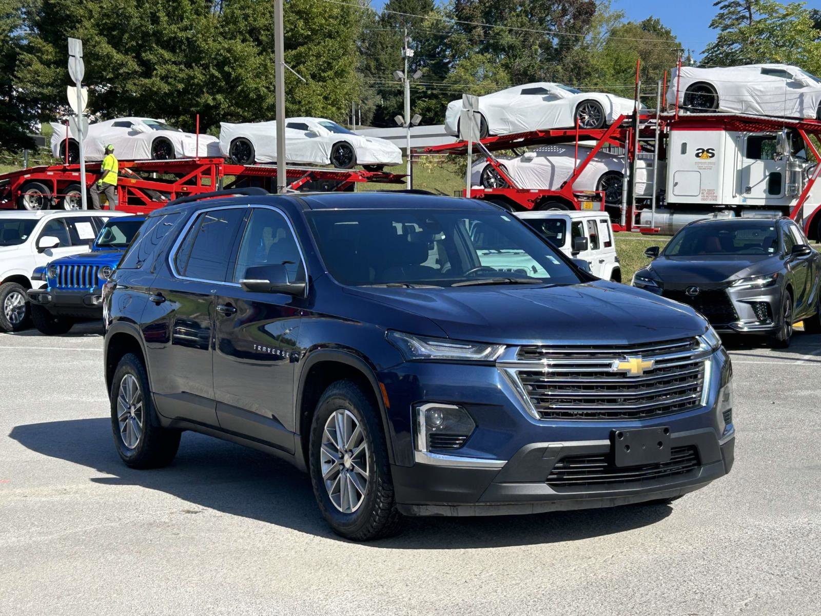 Used 2023 Chevrolet Traverse LT