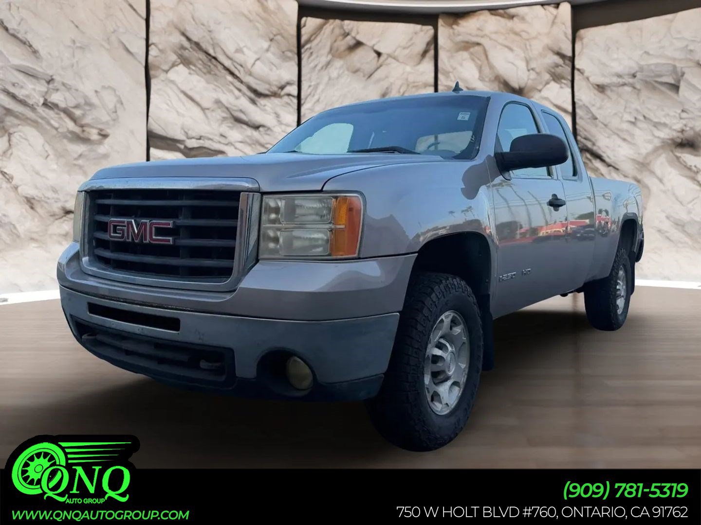 Used 2007 GMC Sierra 2500 SLE w/ Z71 Off-Road Package AWD/4WD image 1