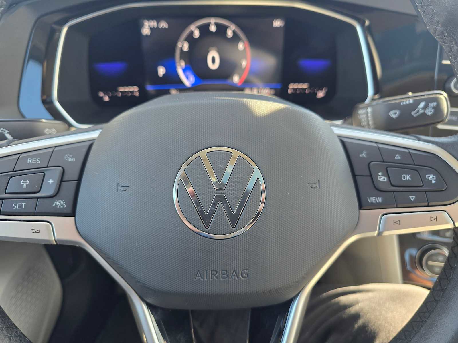 Used 2023 Volkswagen Jetta SE w/ Panoramic Sunroof Package image 24