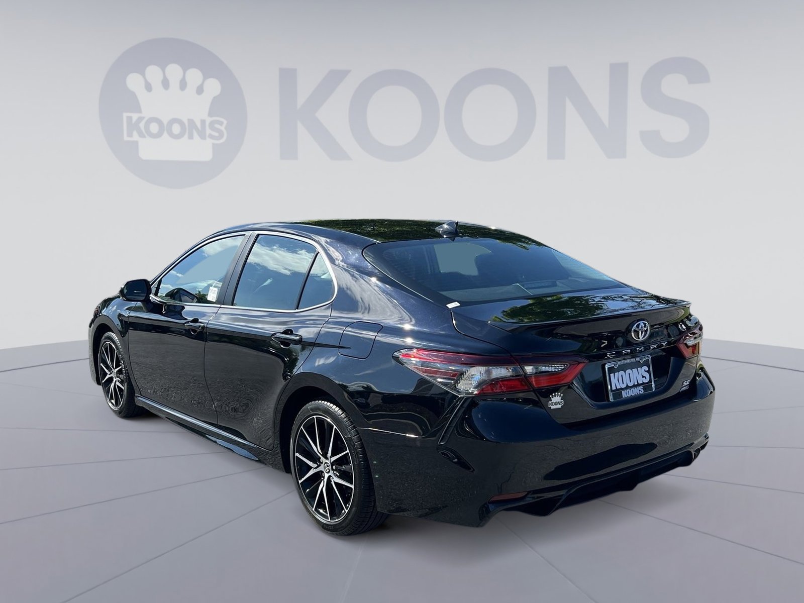 Used 2024 Toyota Camry SE AWD/4WD image 14