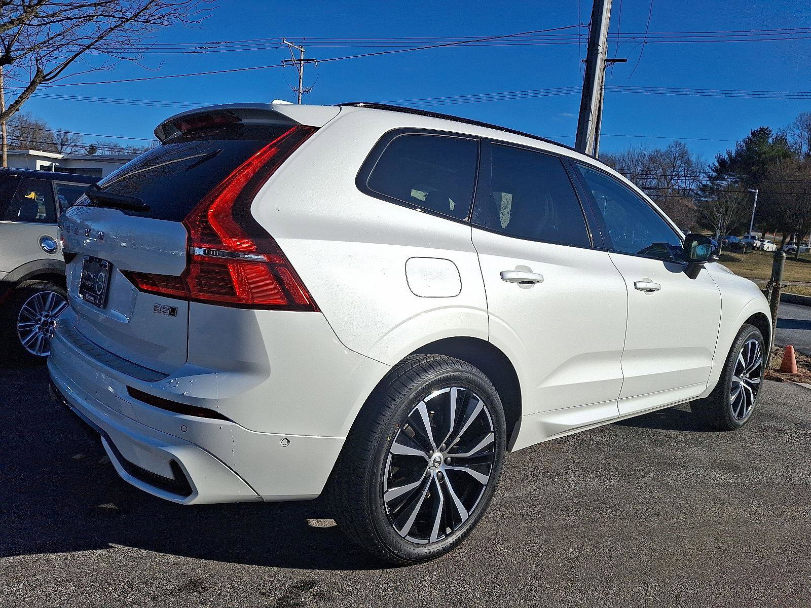 Certified 2024 Volvo XC60 B5 Plus w/ Climate Package AWD/4WD image 6