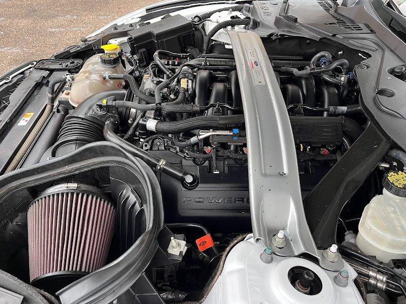 Used 2016 Ford Mustang Shelby GT350 w/ Technology Package image 29