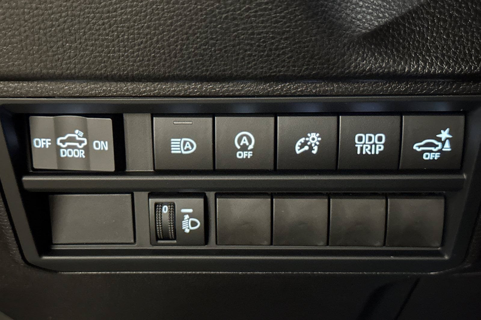 New 2026 Toyota Tundra SR5 w/ SR5 Convenience Package RWD image 29