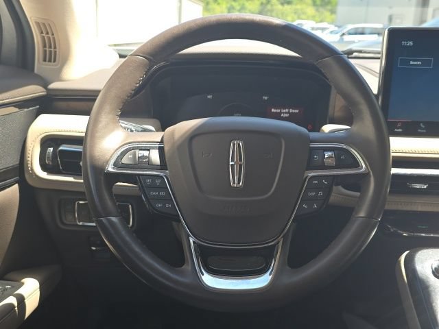Used 2022 Lincoln Nautilus Reserve AWD/4WD image 14