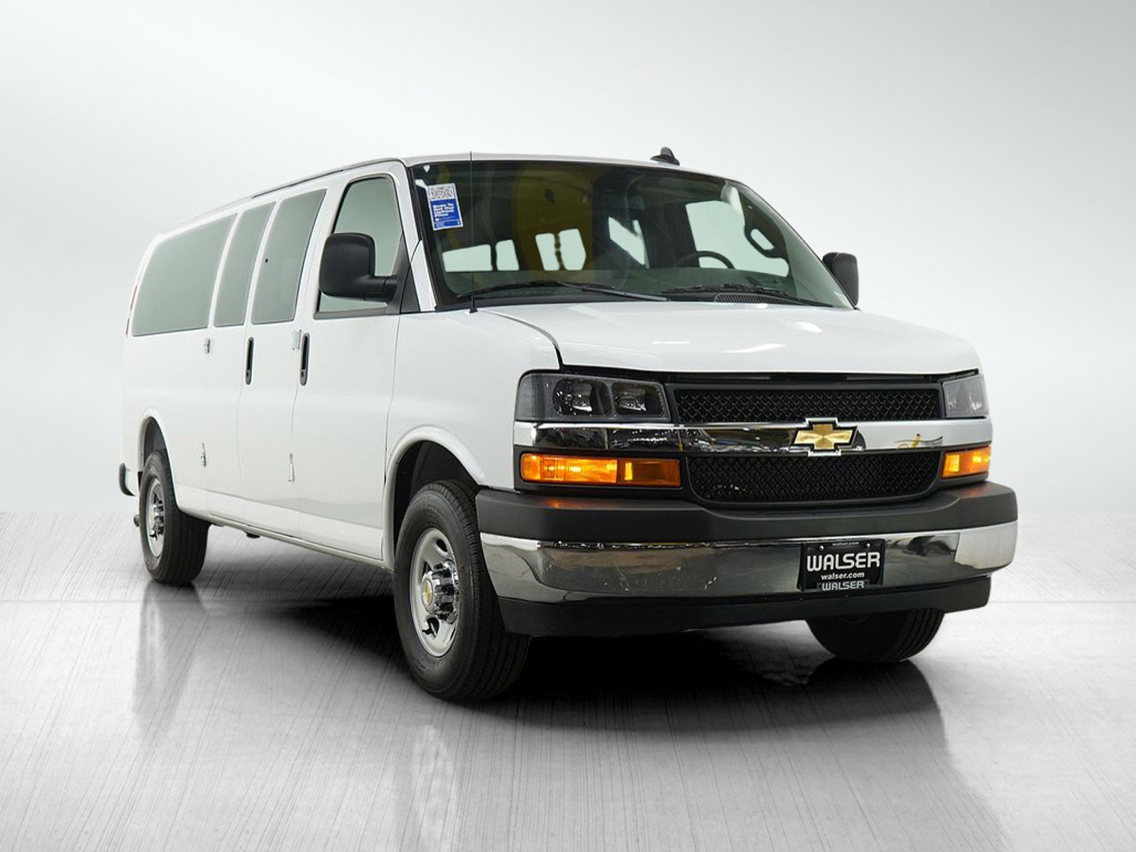 Used 2025 Chevrolet Express 3500 LT w/ LT Preferred Equipment Group image 7