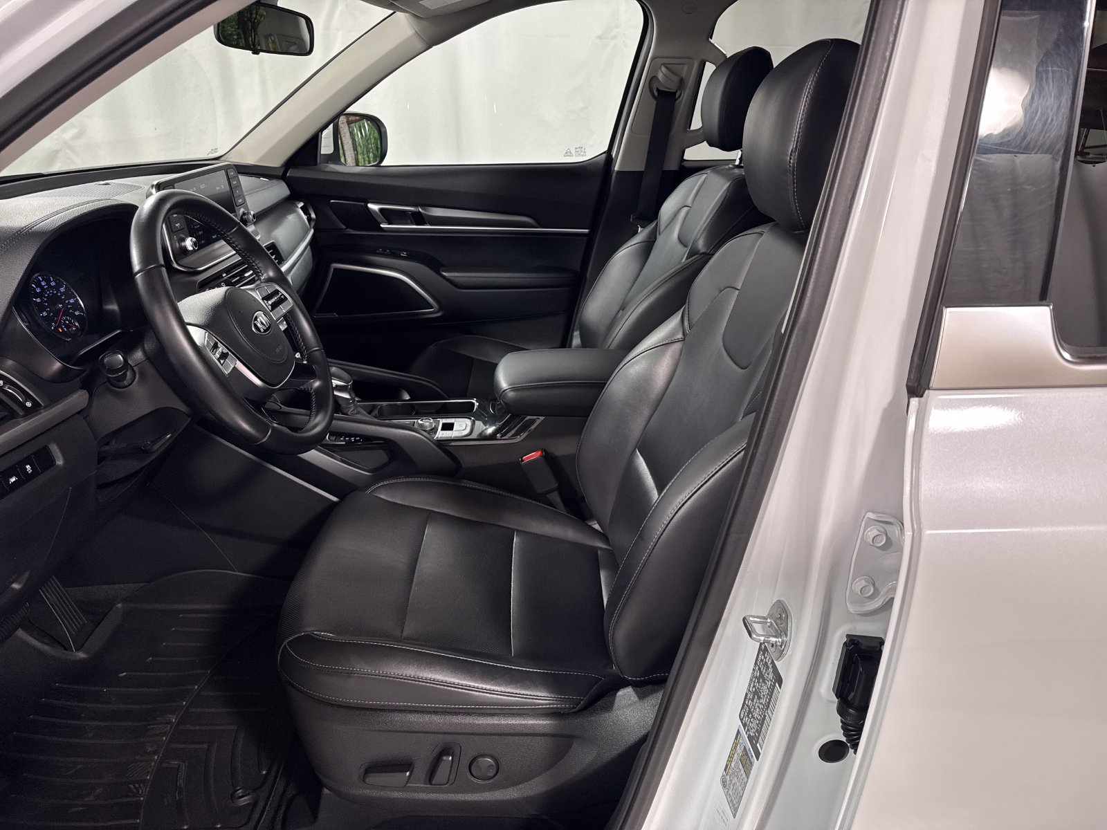 Used 2021 Kia Telluride S AWD/4WD image 3