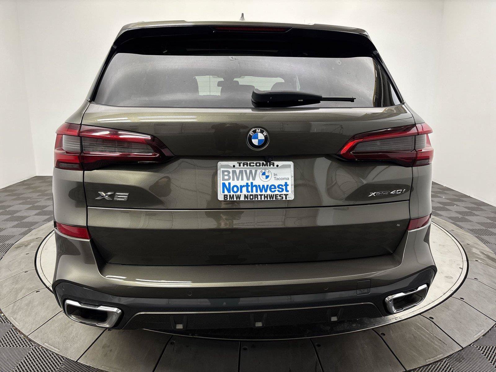 Used 2023 BMW X5 xDrive40i w/ M Sport Package AWD/4WD image 15