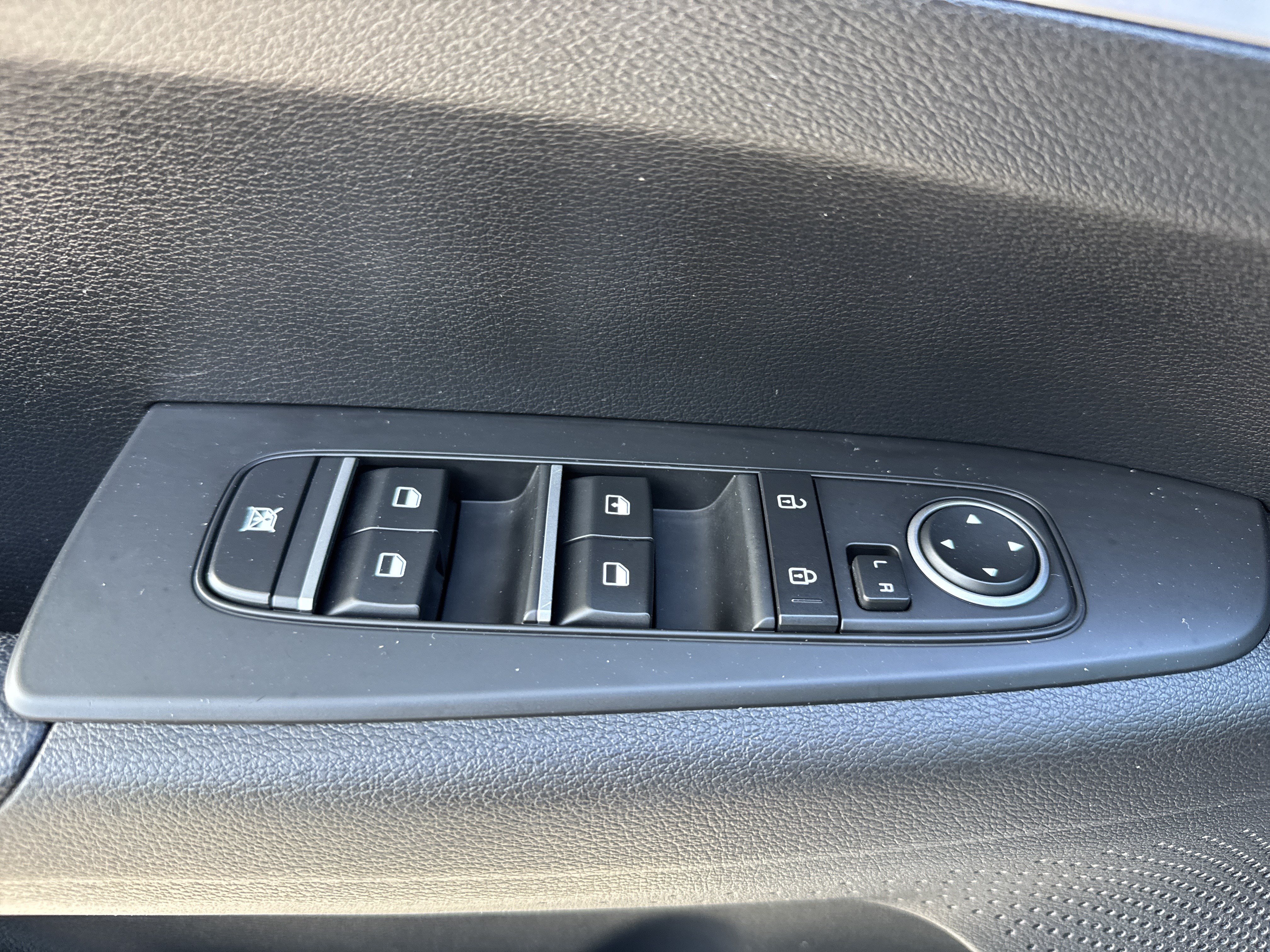 Used 2024 Kia Forte LXS FWD image 15