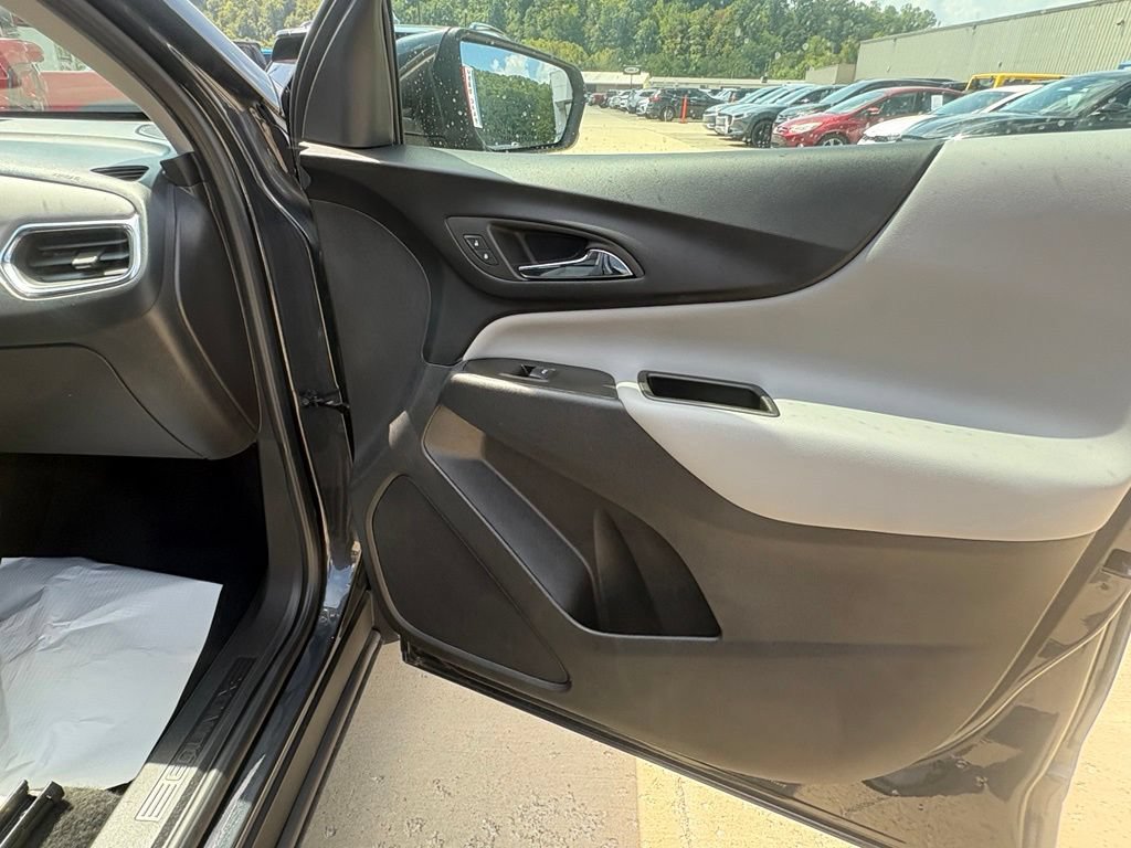 Used 2023 Chevrolet Equinox LT FWD image 18