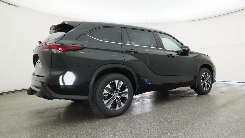 New 2026 Toyota Highlander XLE image 25