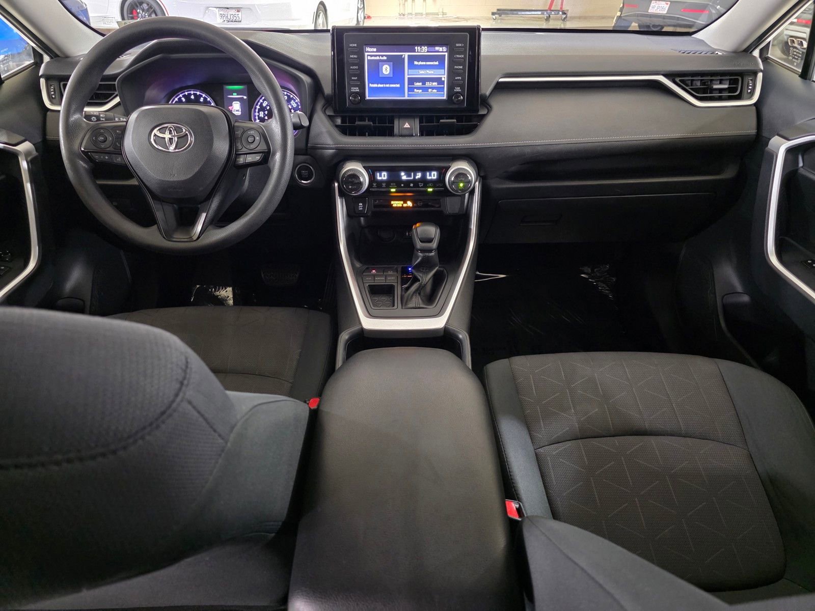 Used 2019 Toyota RAV4 XLE FWD image 18