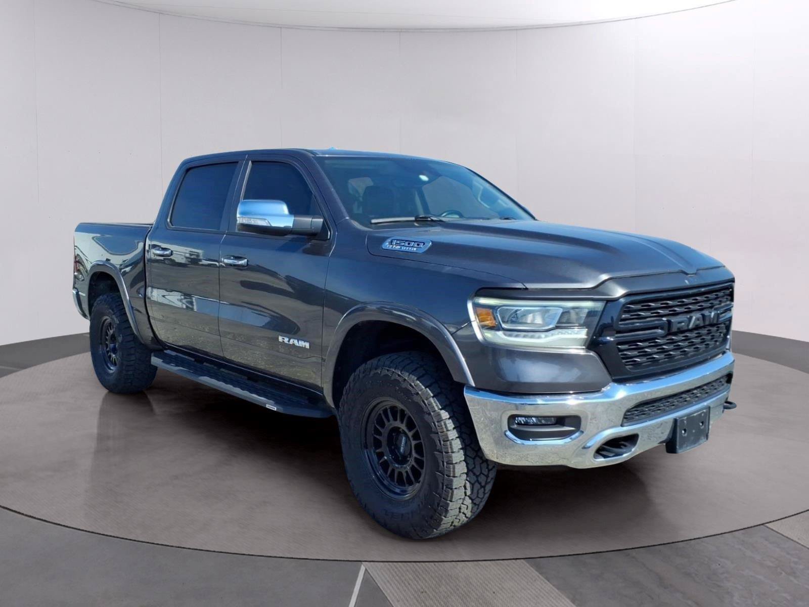 Used 2021 RAM 1500 Laramie w/ Off Road Group AWD/4WD image 7