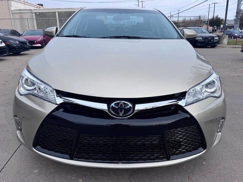 Used 2017 Toyota Camry XLE image 2