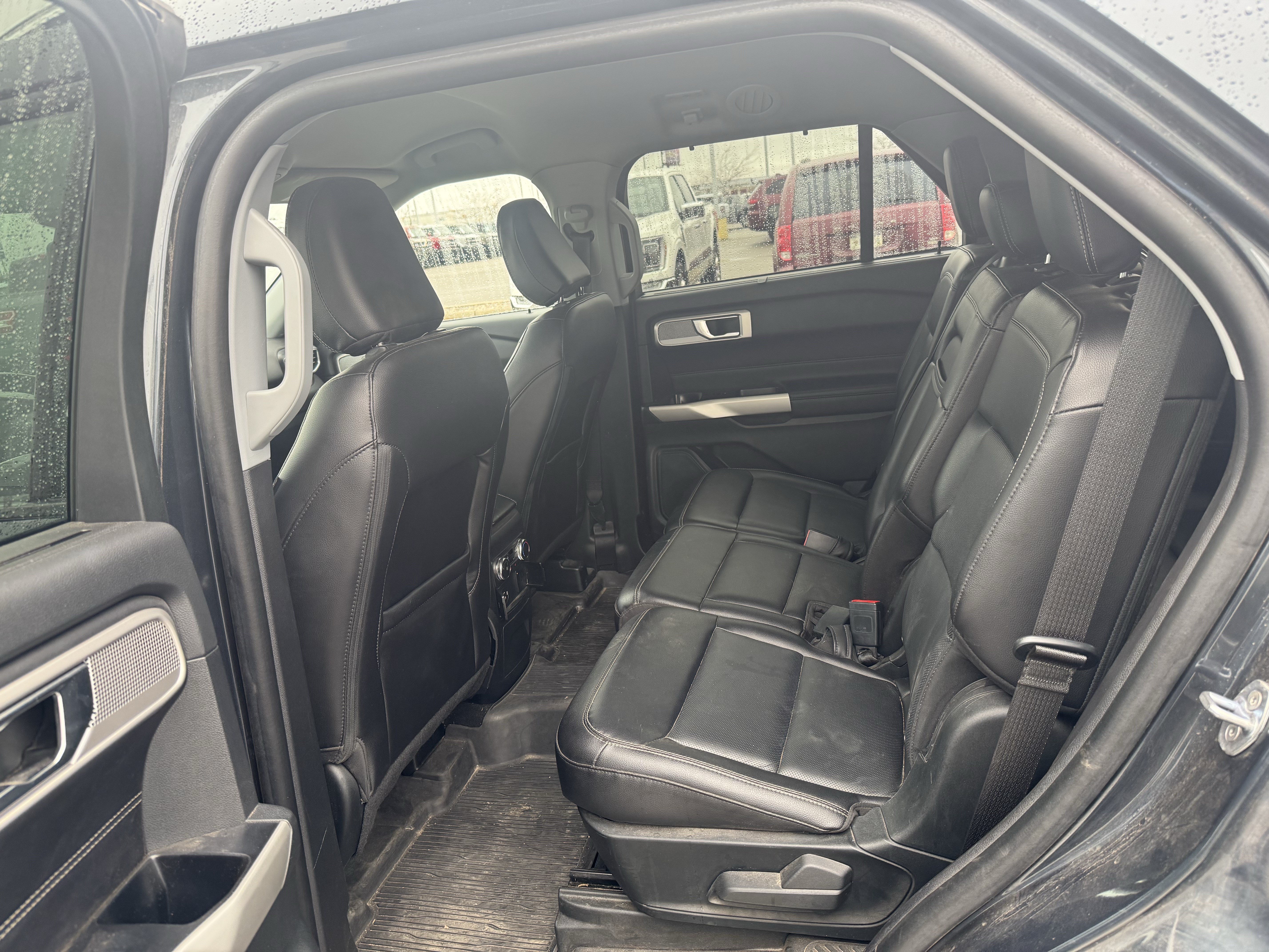 Used 2022 Ford Explorer Limited w/ Equipment Group 301A AWD/4WD image 9