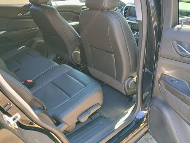 Used 2023 GMC Acadia SLT image 16