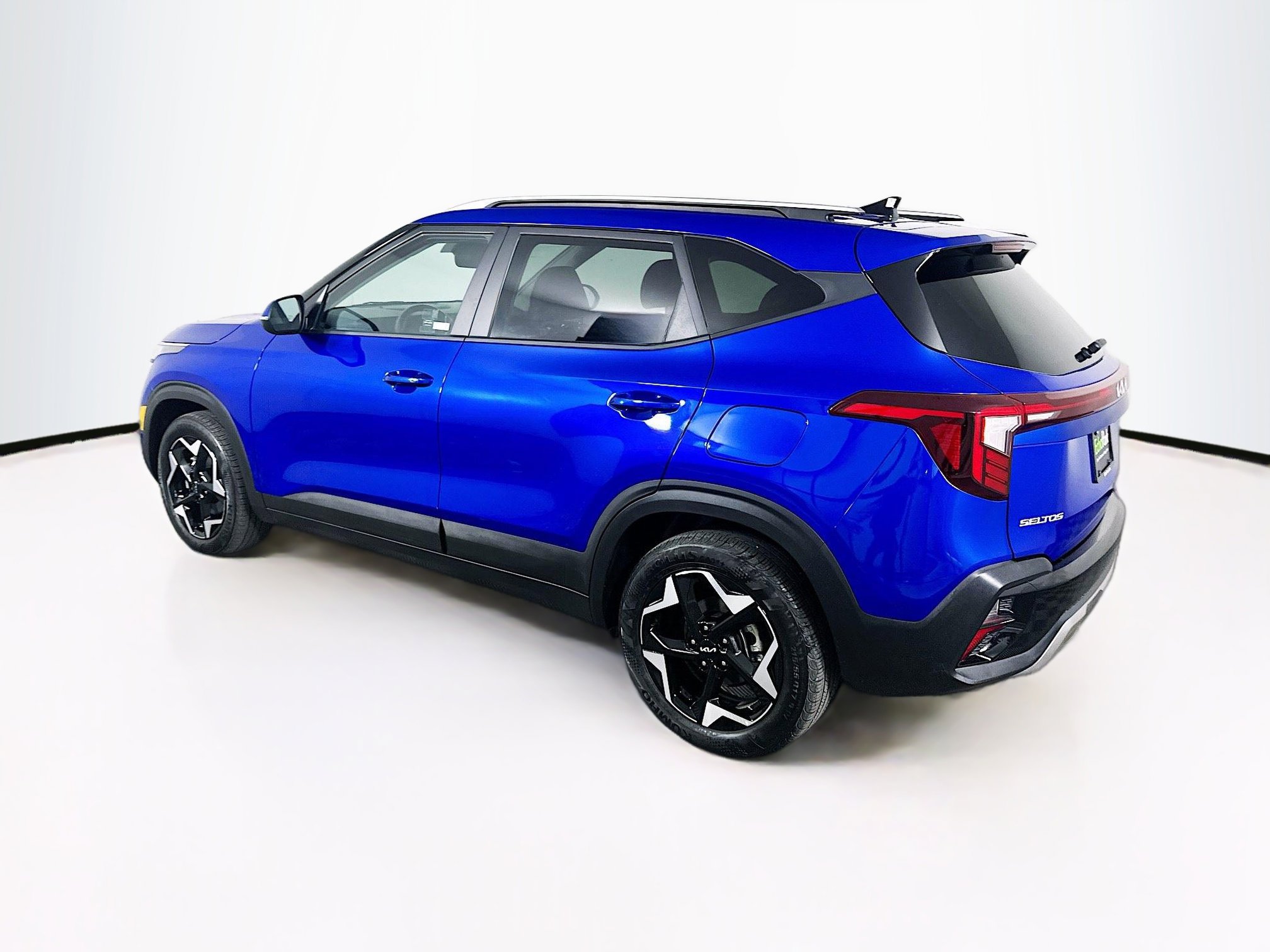 Used 2025 Kia Seltos S FWD image 5