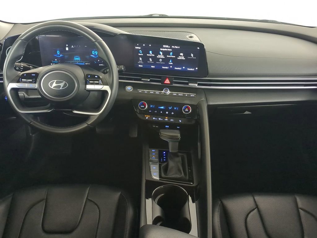 Certified 2024 Hyundai Elantra Limited image 17