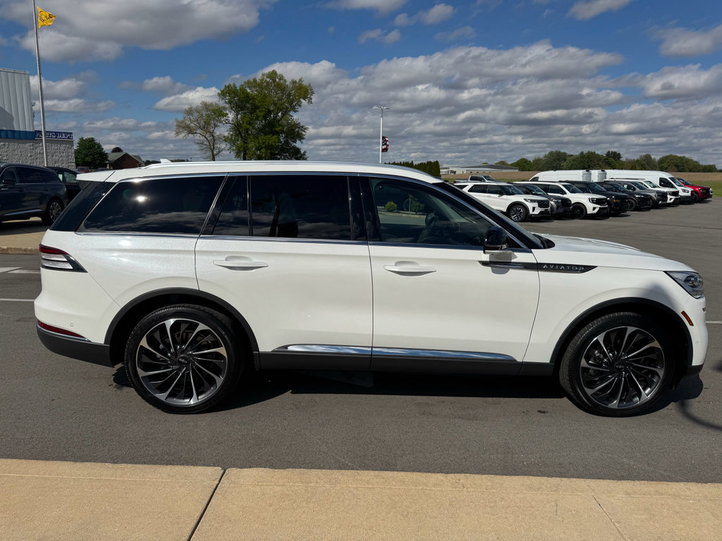Used 2022 Lincoln Aviator Reserve w/ Equipment Group 201A AWD/4WD image 9