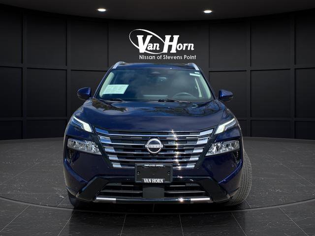 Used 2024 Nissan Rogue Platinum image 2