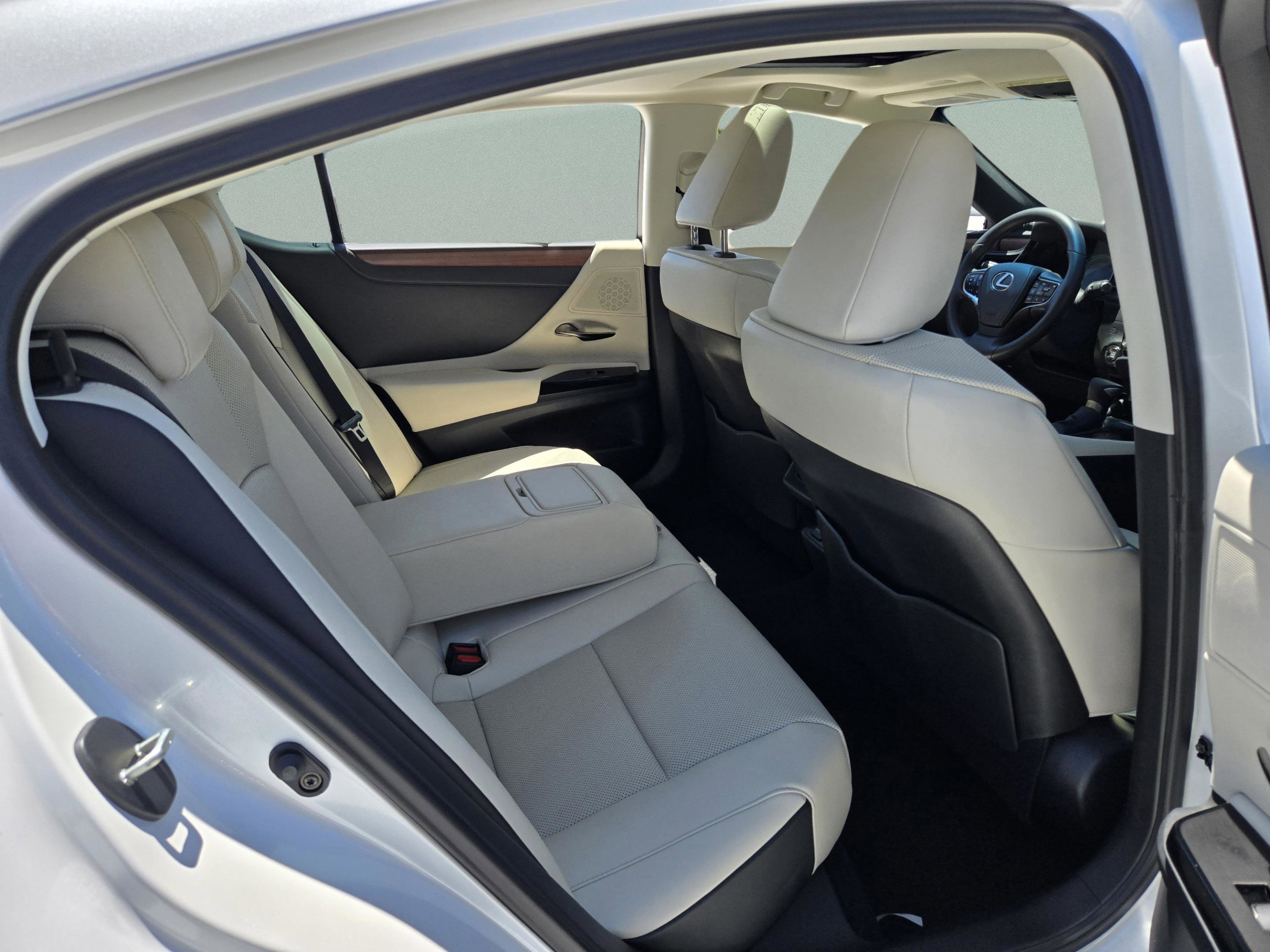 Certified 2025 Lexus ES 350 w/ Premium Package FWD image 24