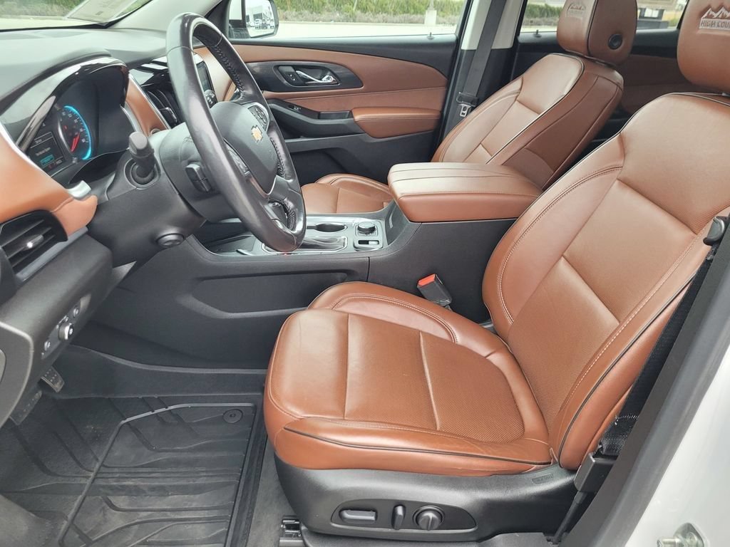 Used 2019 Chevrolet Traverse High Country w/ LPO, Floor Liner Package AWD/4WD image 16