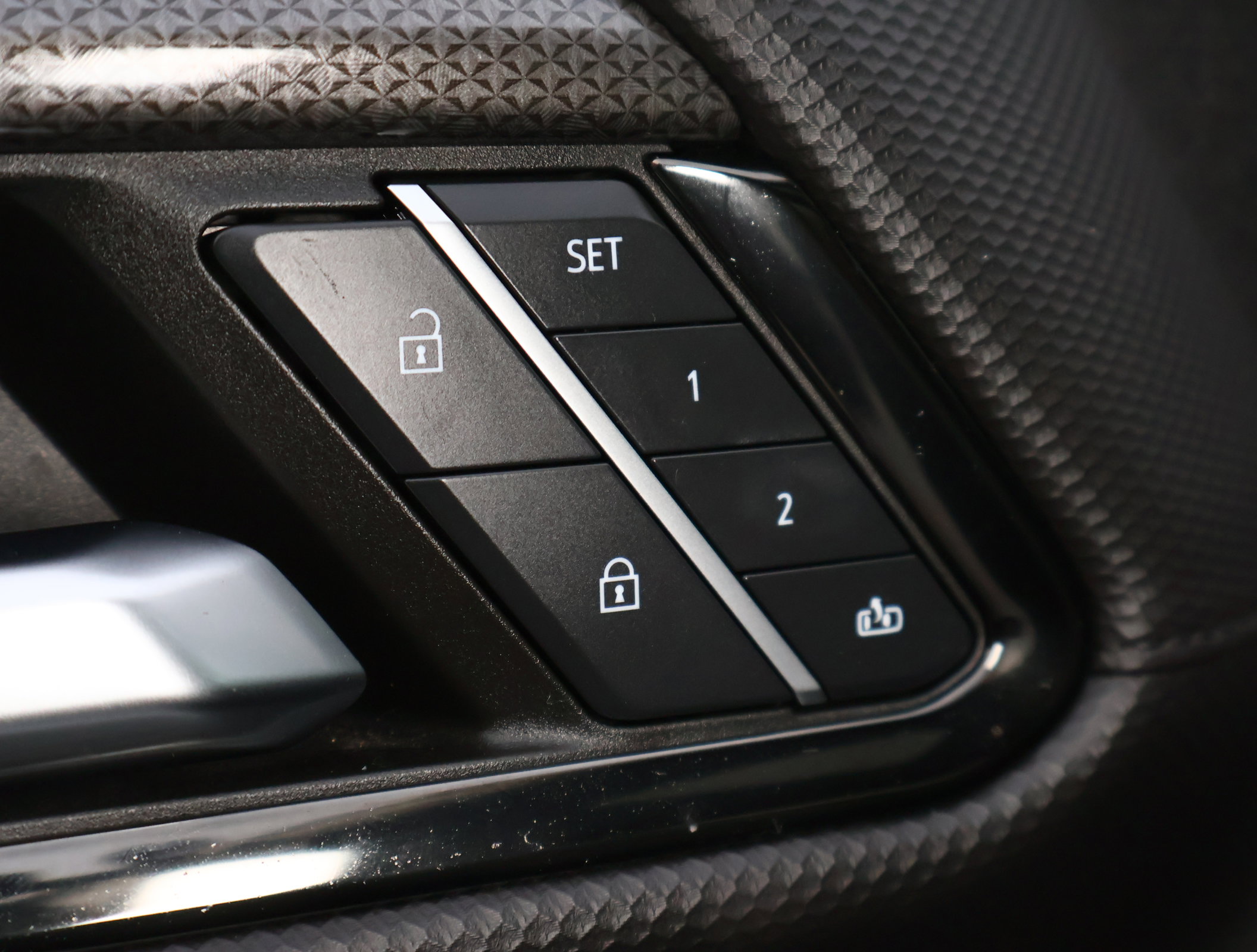 Used 2023 Chevrolet Silverado 1500 ZR2 w/ Technology Package image 9