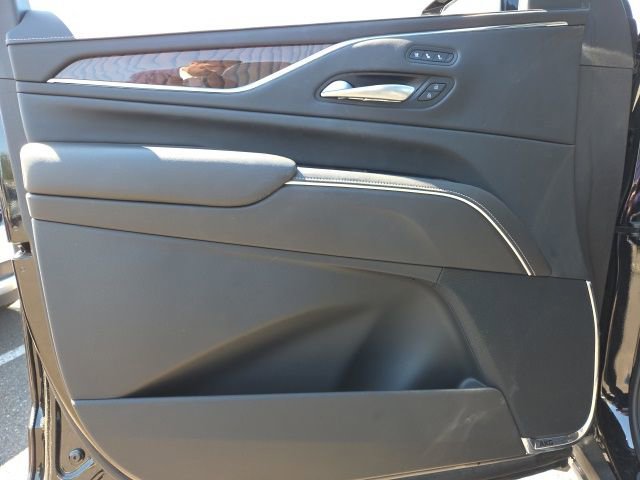 Certified 2023 Cadillac Escalade ESV Premium Luxury Platinum image 7