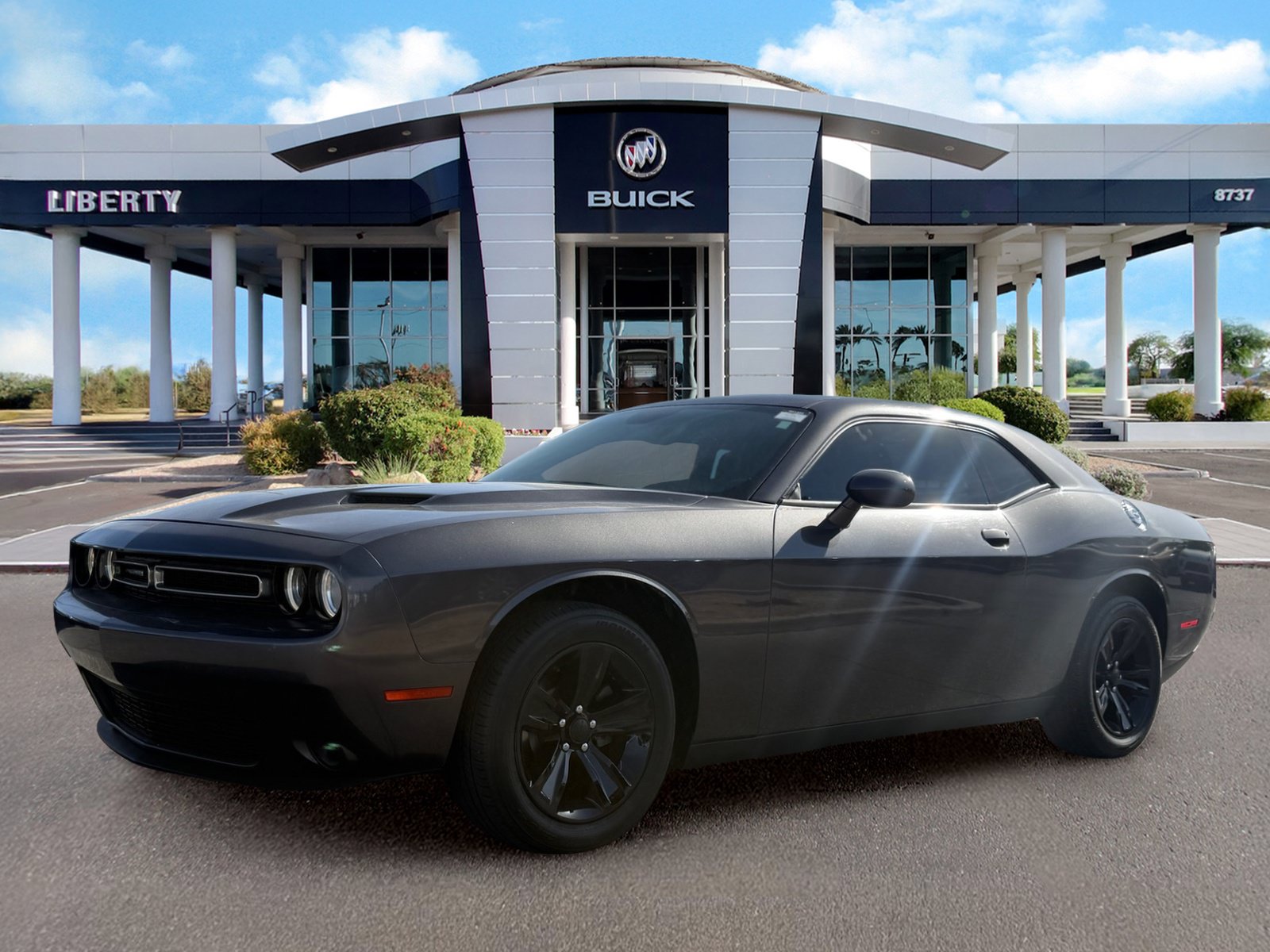 Used 2016 Dodge Challenger SXT RWD image 8