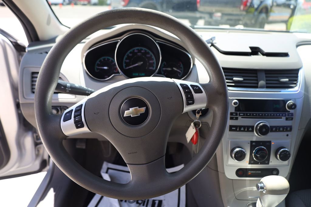 Used 2010 Chevrolet Malibu LS FWD image 13