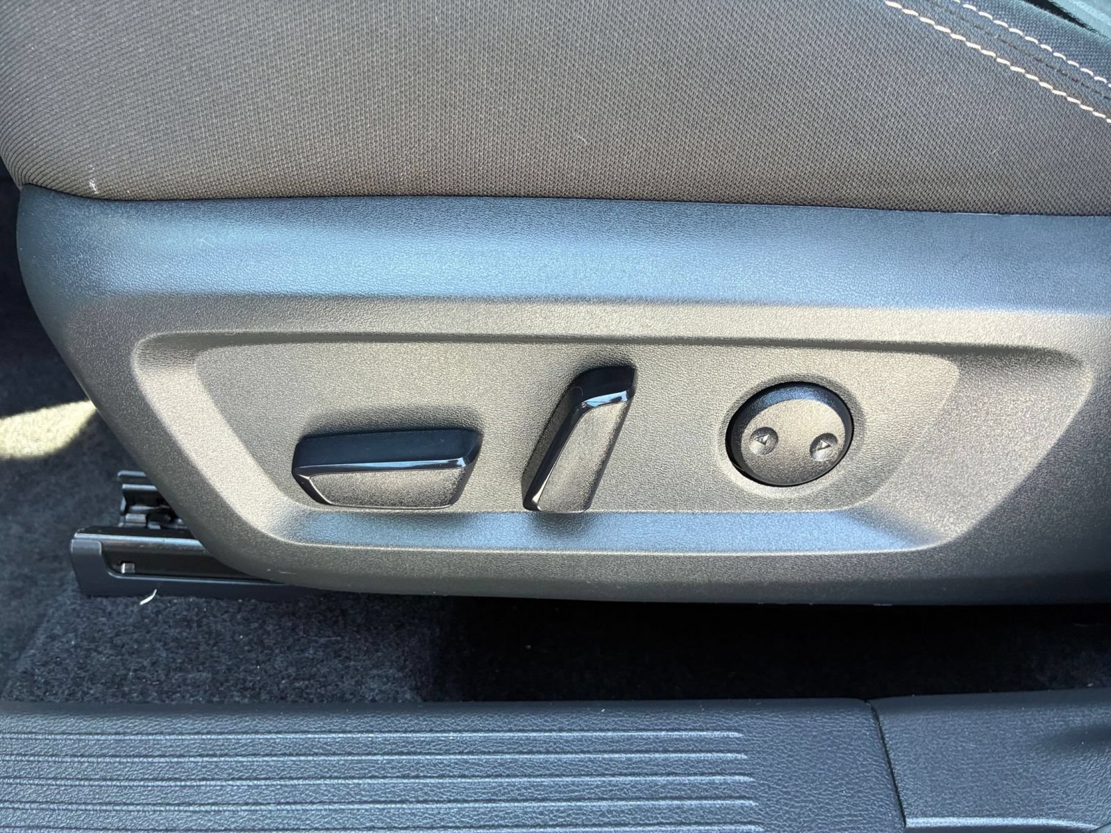 Used 2026 Nissan Rogue SV AWD/4WD image 21