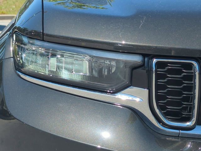 Certified 2022 Jeep Grand Cherokee L Limited AWD/4WD image 11
