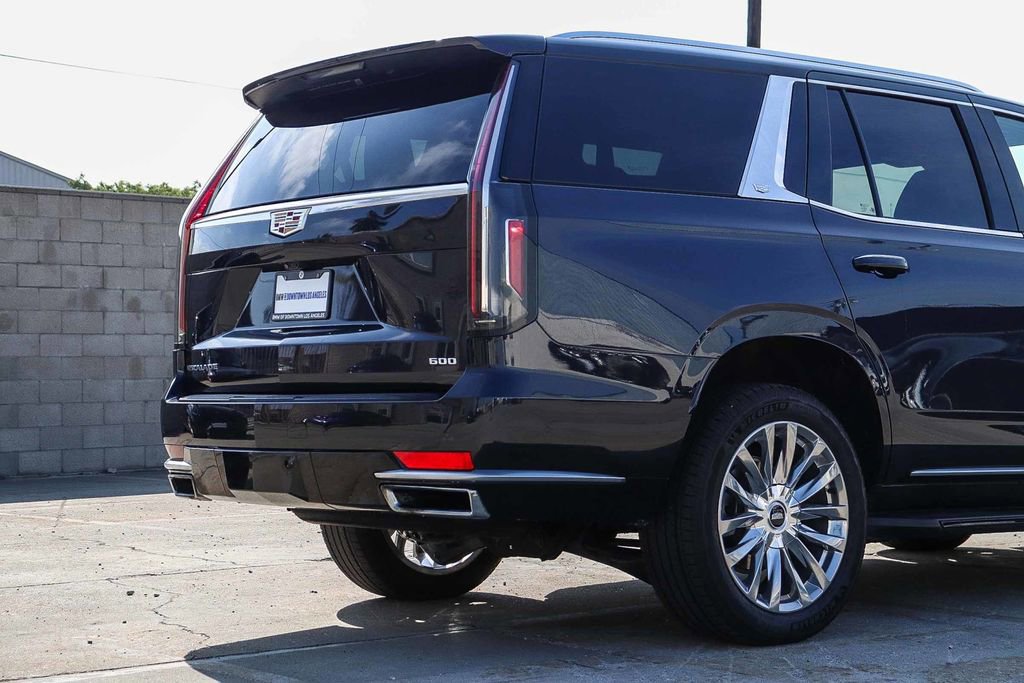 Used 2023 Cadillac Escalade Premium Luxury w/ Performance Package AWD/4WD image 12