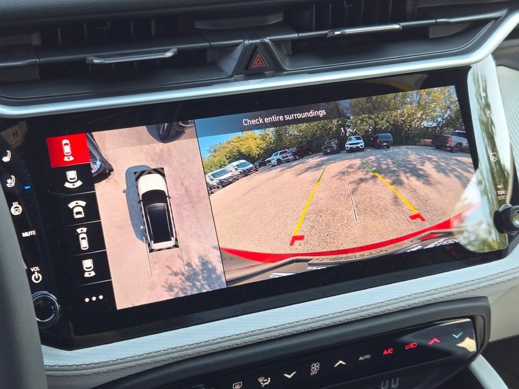 New 2026 Jeep Cherokee Overland w/ Advanced Pro Tech Group AWD/4WD image 35
