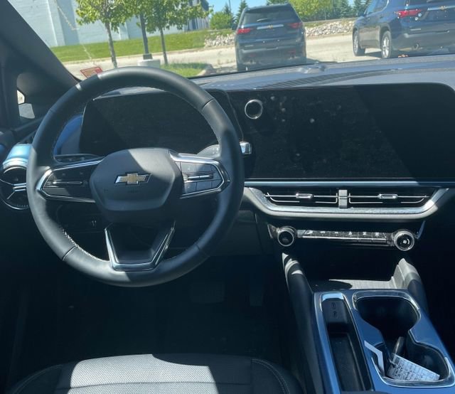 Used 2024 Chevrolet Equinox EV LT AWD/4WD image 5