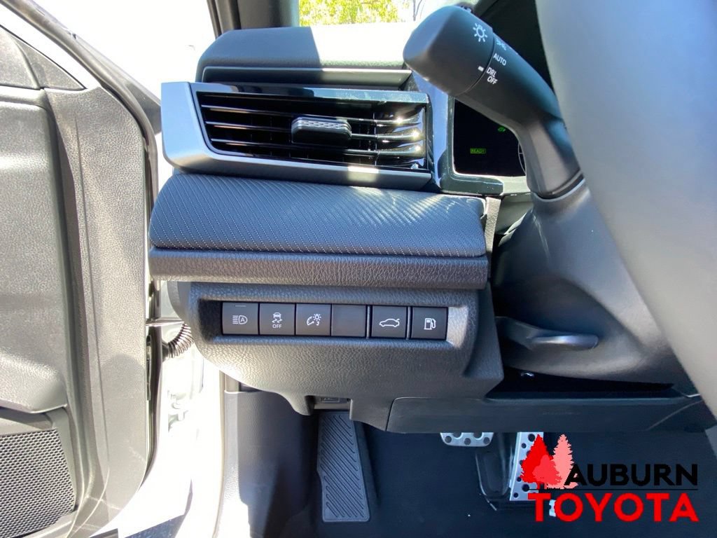 New 2026 Toyota Camry Hybrid AWD/4WD image 29