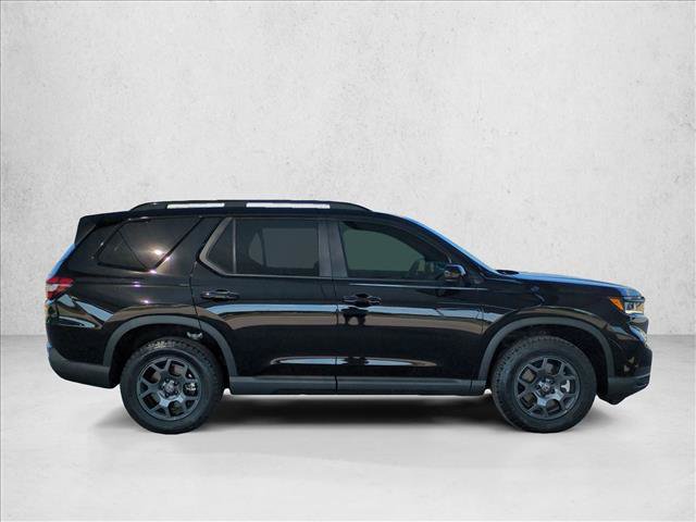 Certified 2025 Honda Pilot TrailSport image 4