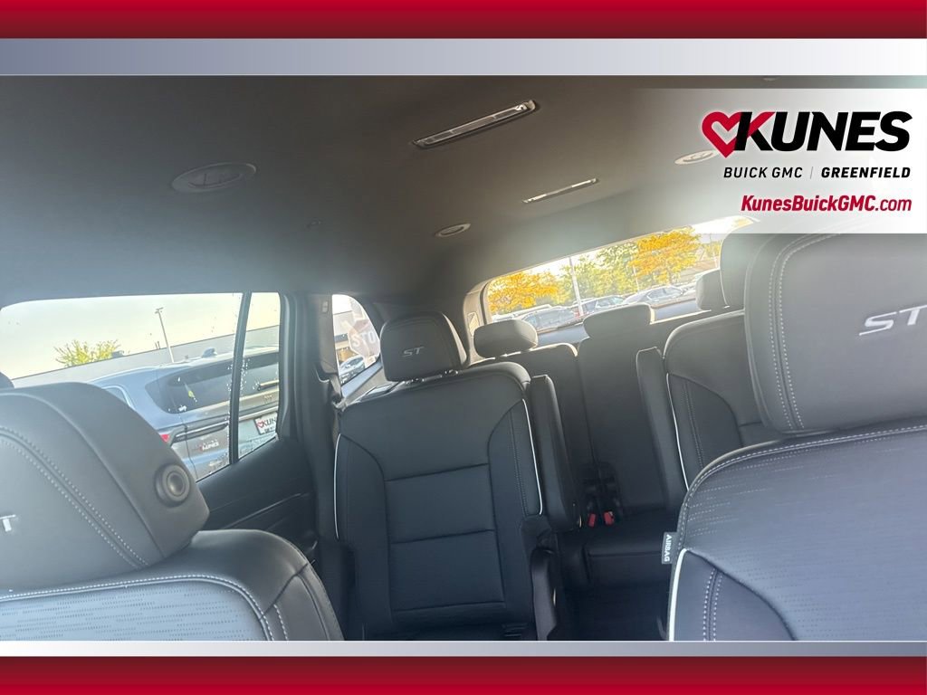New 2026 Buick Enclave Sport Touring w/ LPO, Floor Liner Package AWD/4WD image 35