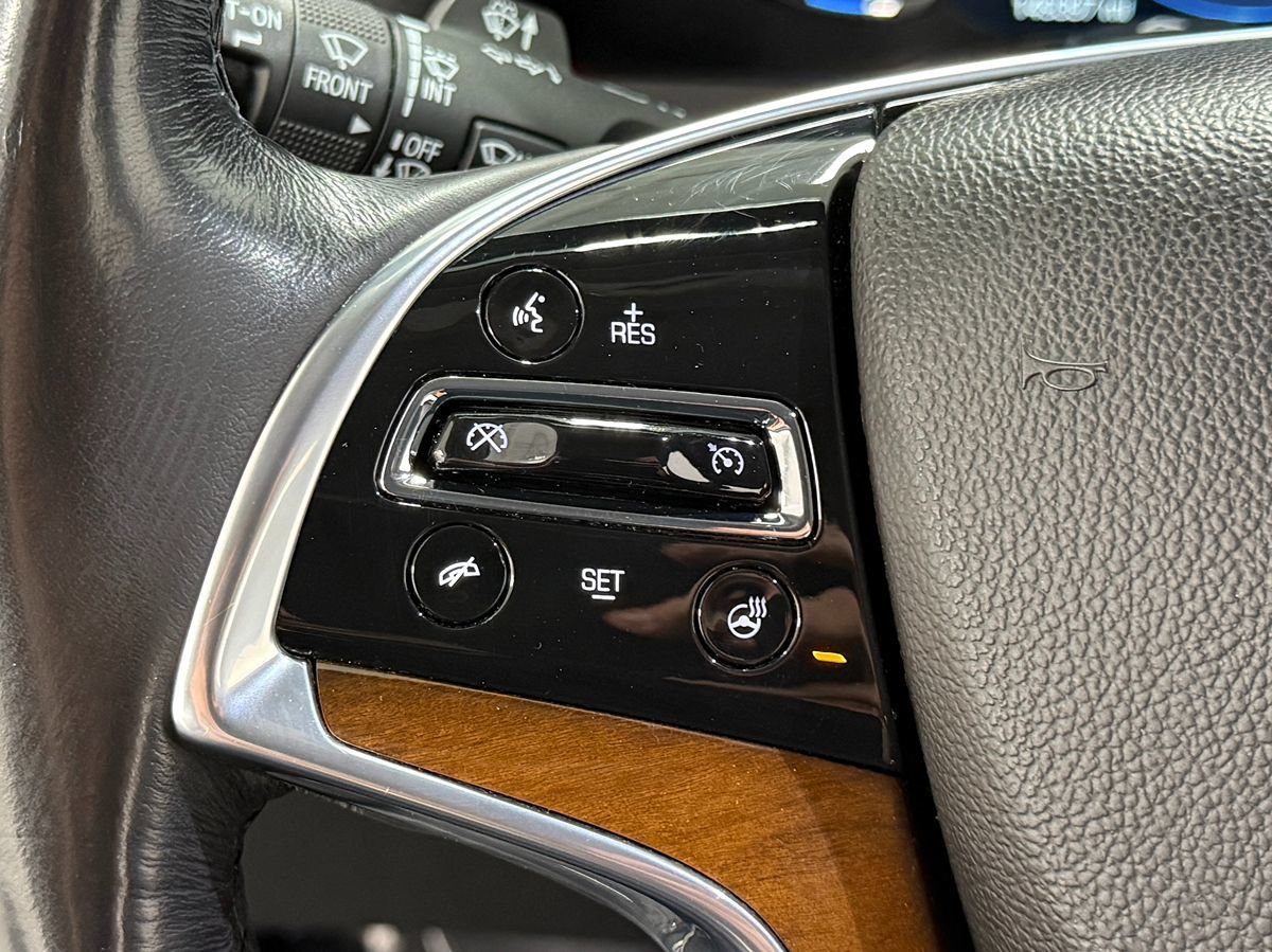 Used 2020 Cadillac Escalade ESV 4WD w/ LPO, Radiant Package image 18