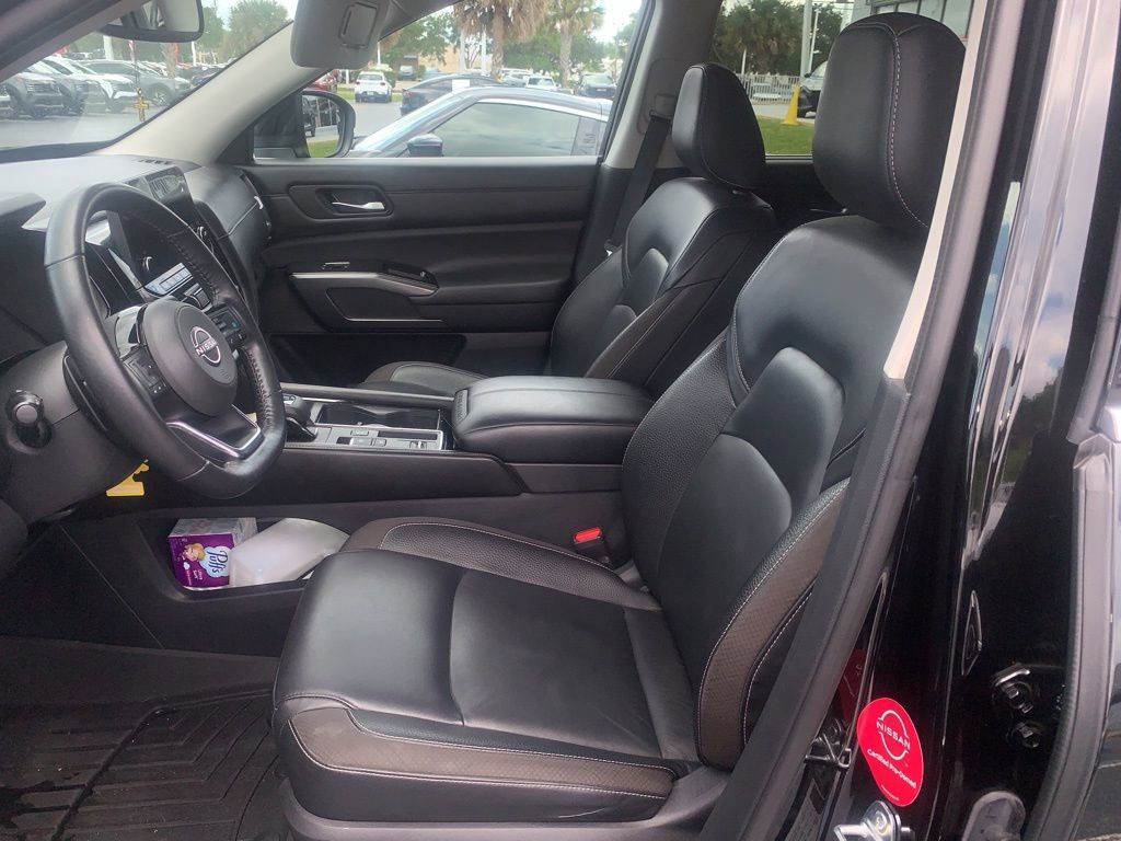 Certified 2022 Nissan Pathfinder SL w/ SL Black Package FWD image 7